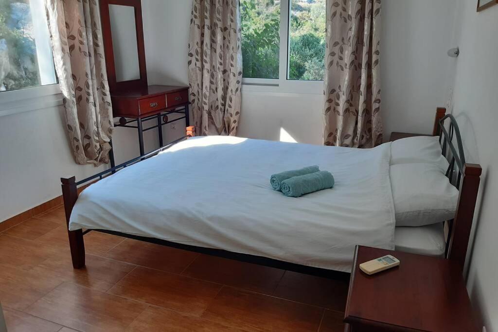 Villa Sunrise With Stunning Views And Private Pool Katokhórion المظهر الخارجي الصورة